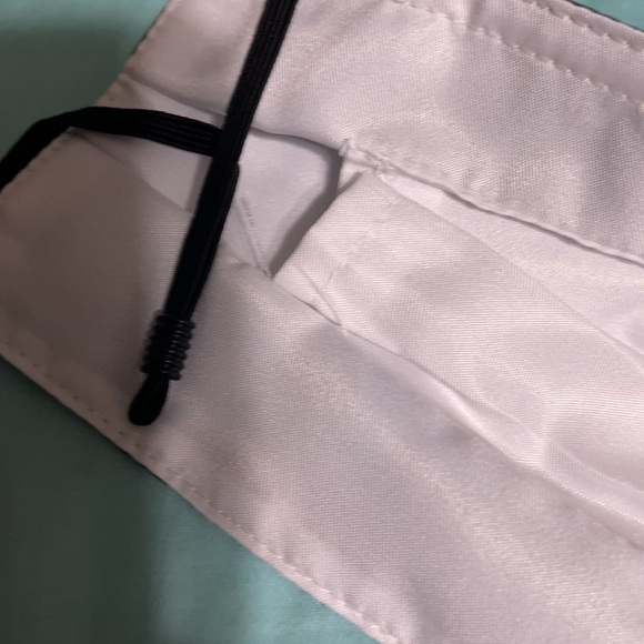 6/$20 New Chillin’ Bernie face mask - Picture 4 of 4